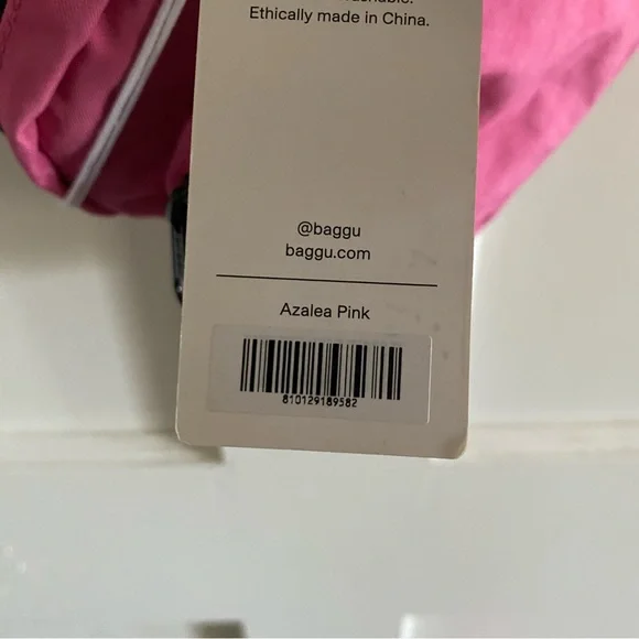 BAGGU Fanny Pack in Azalea Pink - Picture 5 of 8